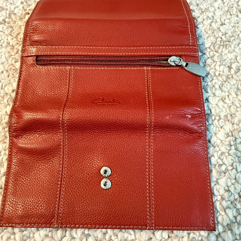Clarks Red Leather Wallet - Picture 4 of 4